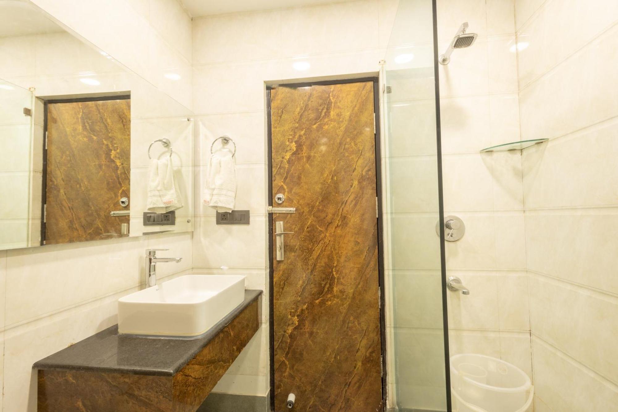 Hotel Cosmo Near Blk Hospital Karol Bagh 德里 外观 照片