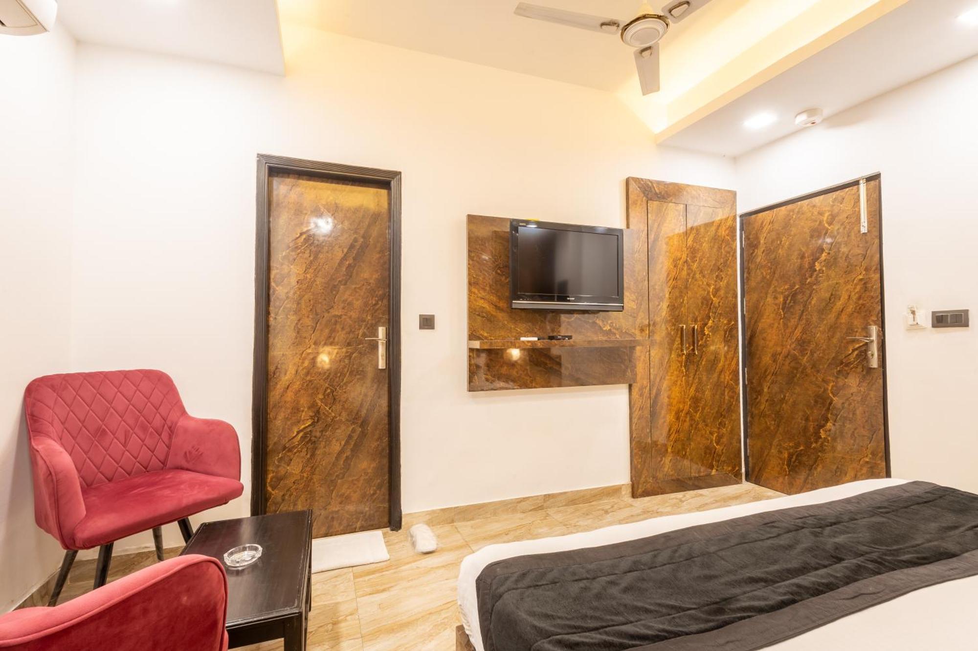 Hotel Cosmo Near Blk Hospital Karol Bagh 德里 外观 照片